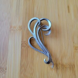 Vintage CATHE Marcel Boucher Imitation Scroll Swirl Ribbon Brooch Pin